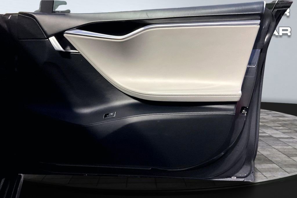 Used 2016 Tesla Model S 90D image 22