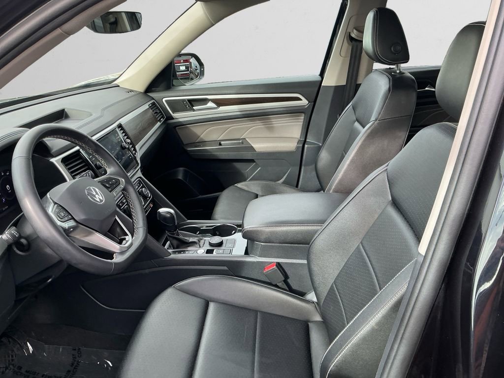Used 2023 Volkswagen Atlas SE w/ Panoramic Sunroof Package image 9