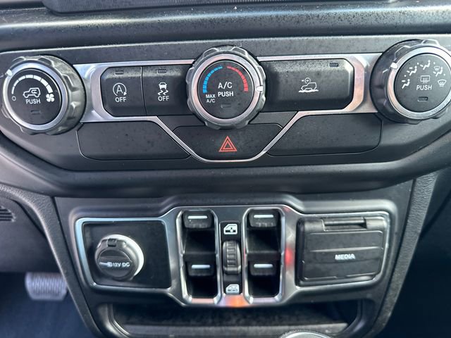 Used 2021 Jeep Gladiator Willys image 32