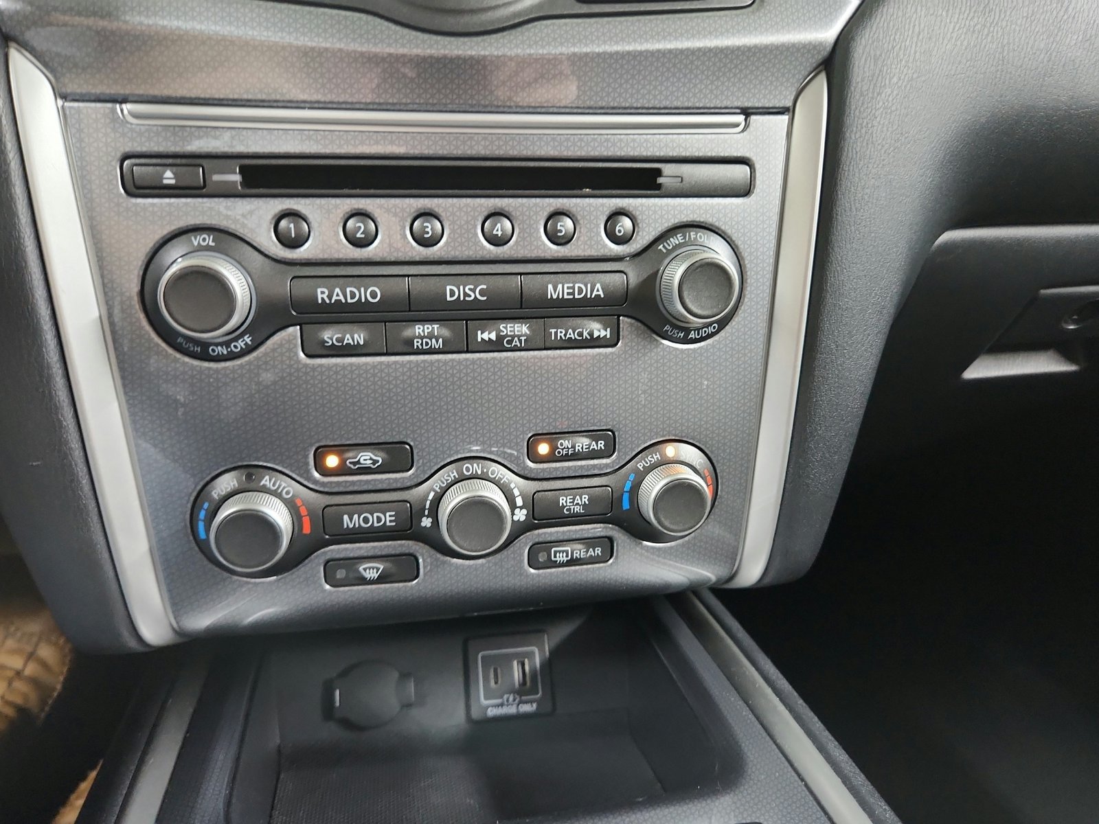 Used 2019 Nissan Pathfinder SL AWD/4WD image 24