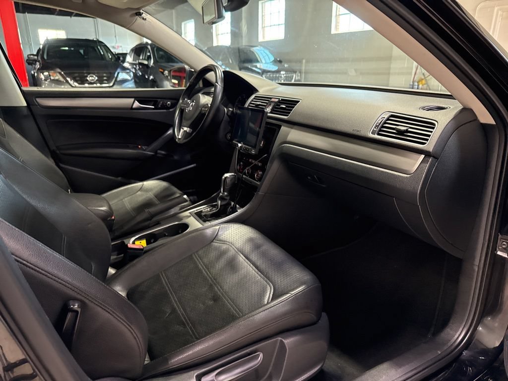 Used 2014 Volkswagen Passat TDI SE FWD image 35