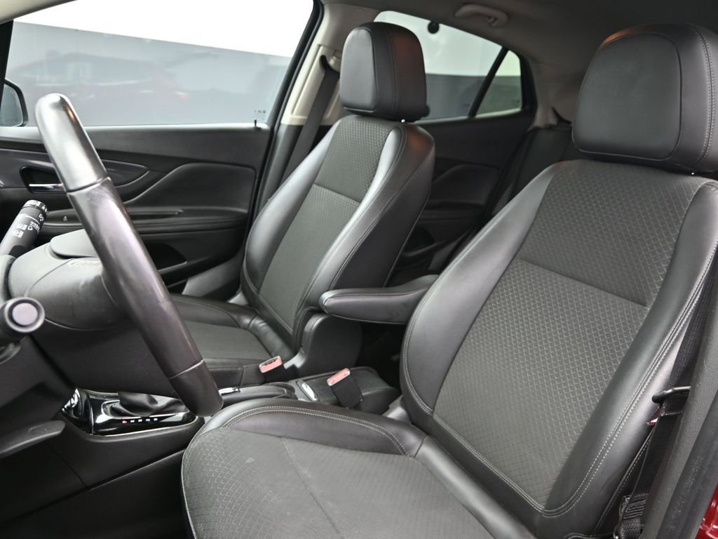 Used 2021 Buick Encore Preferred w/ Safety Package image 16