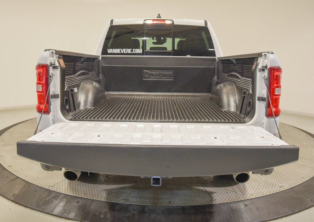 Used 2025 RAM 1500 Laramie image 16