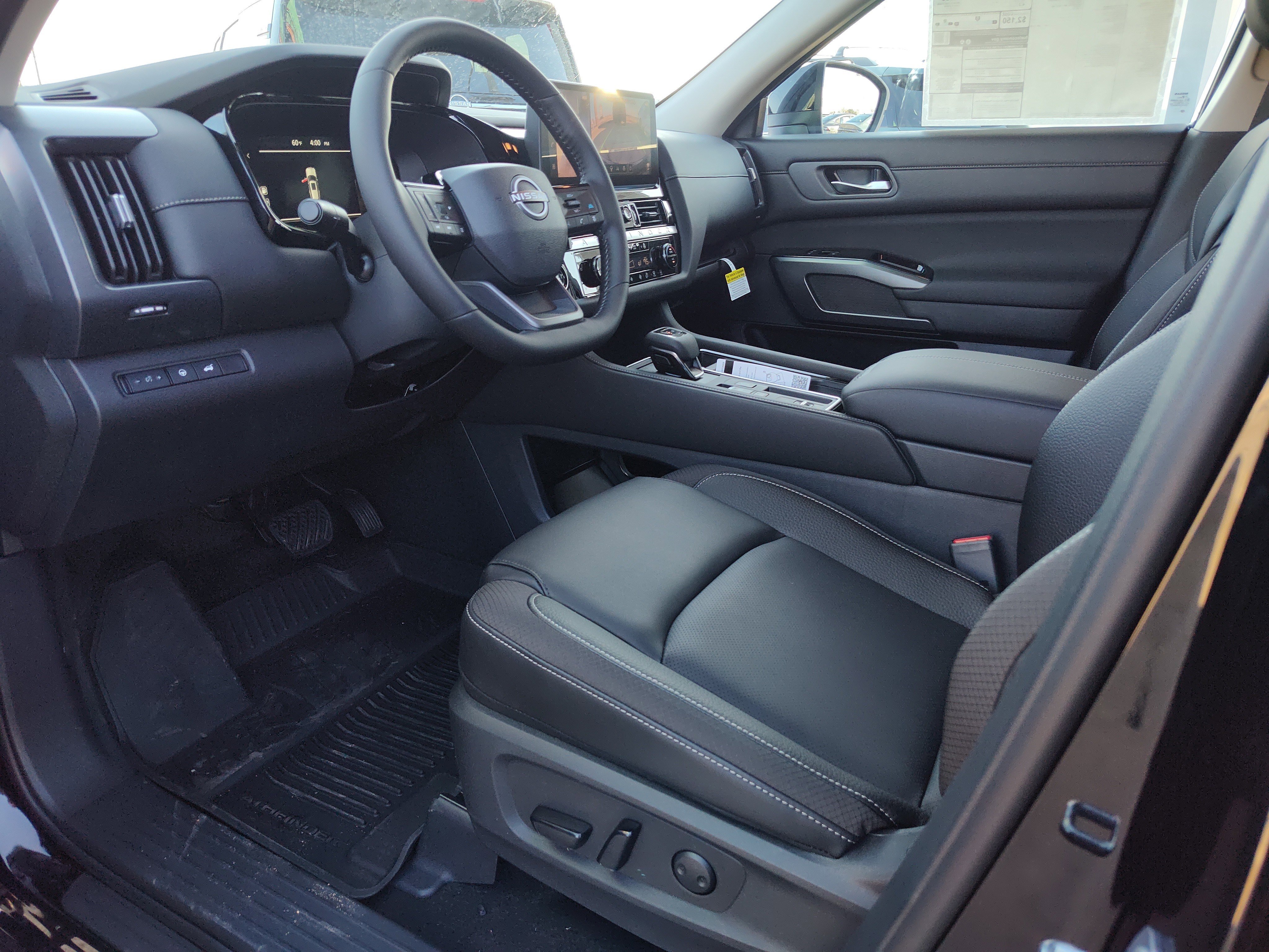 New 2026 Nissan Pathfinder SL FWD image 2