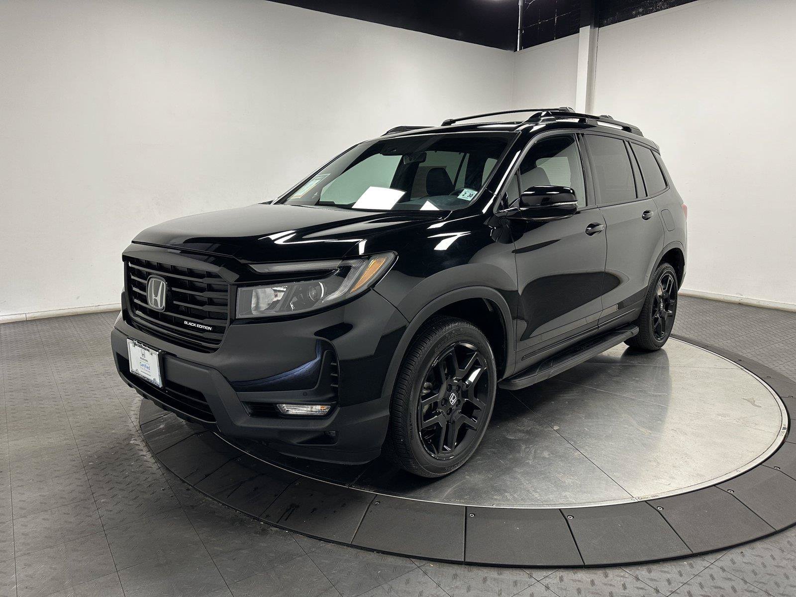 Certified 2025 Honda Passport Black Edition image 1