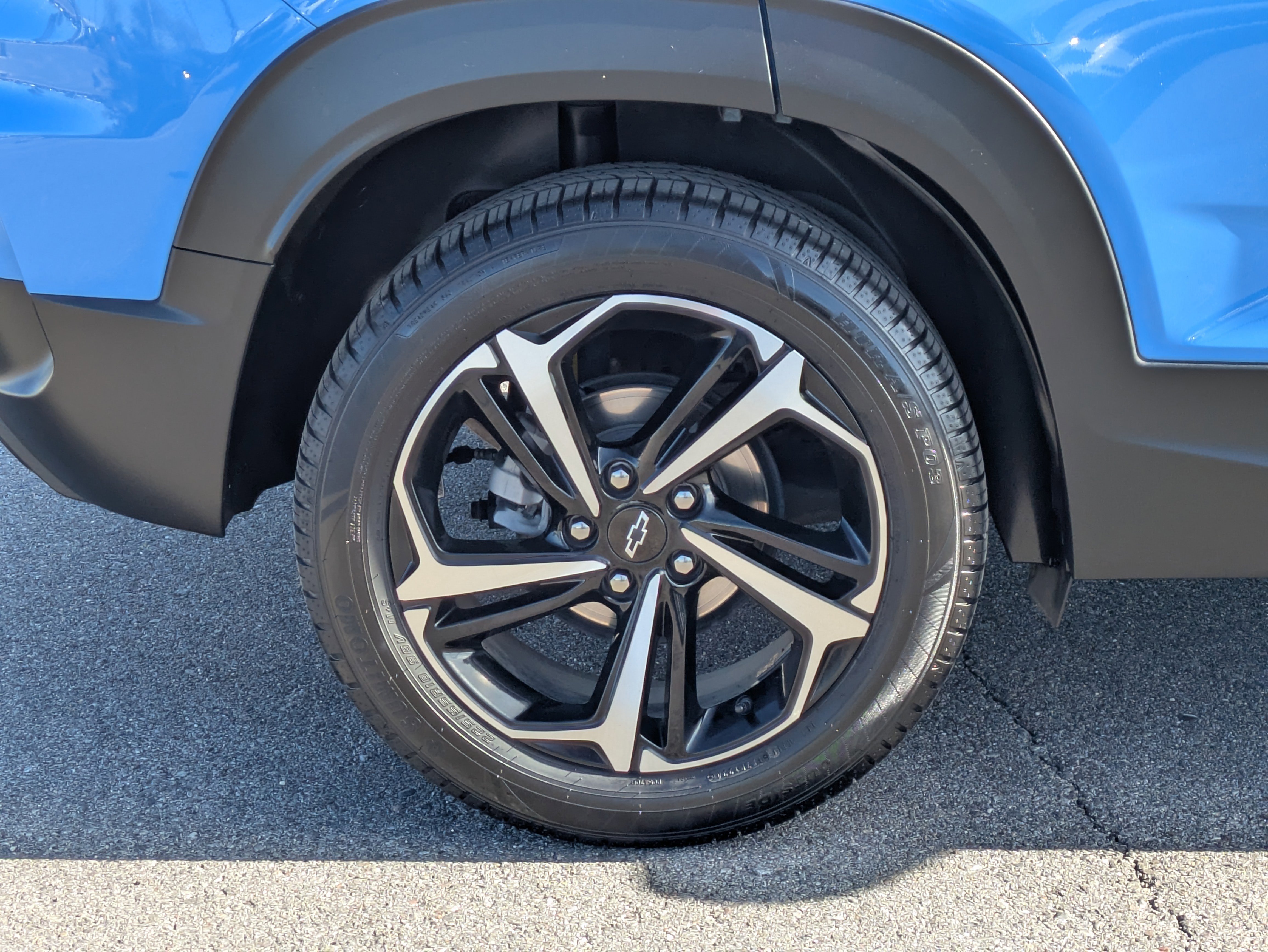 Used 2023 Chevrolet TrailBlazer RS w/ Sun and Liftgate Package image 9