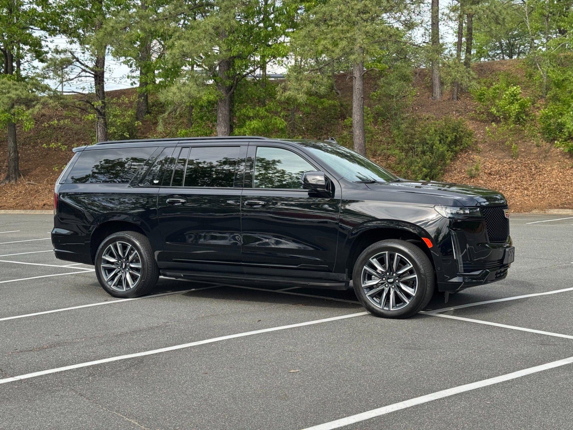 Used 2023 Cadillac Escalade ESV Sport image 15