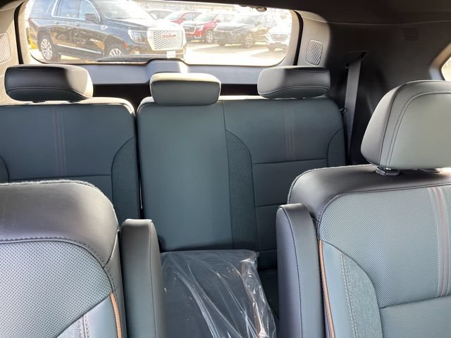 New 2026 GMC Acadia AT4 w/ Luxury Package AWD/4WD image 22