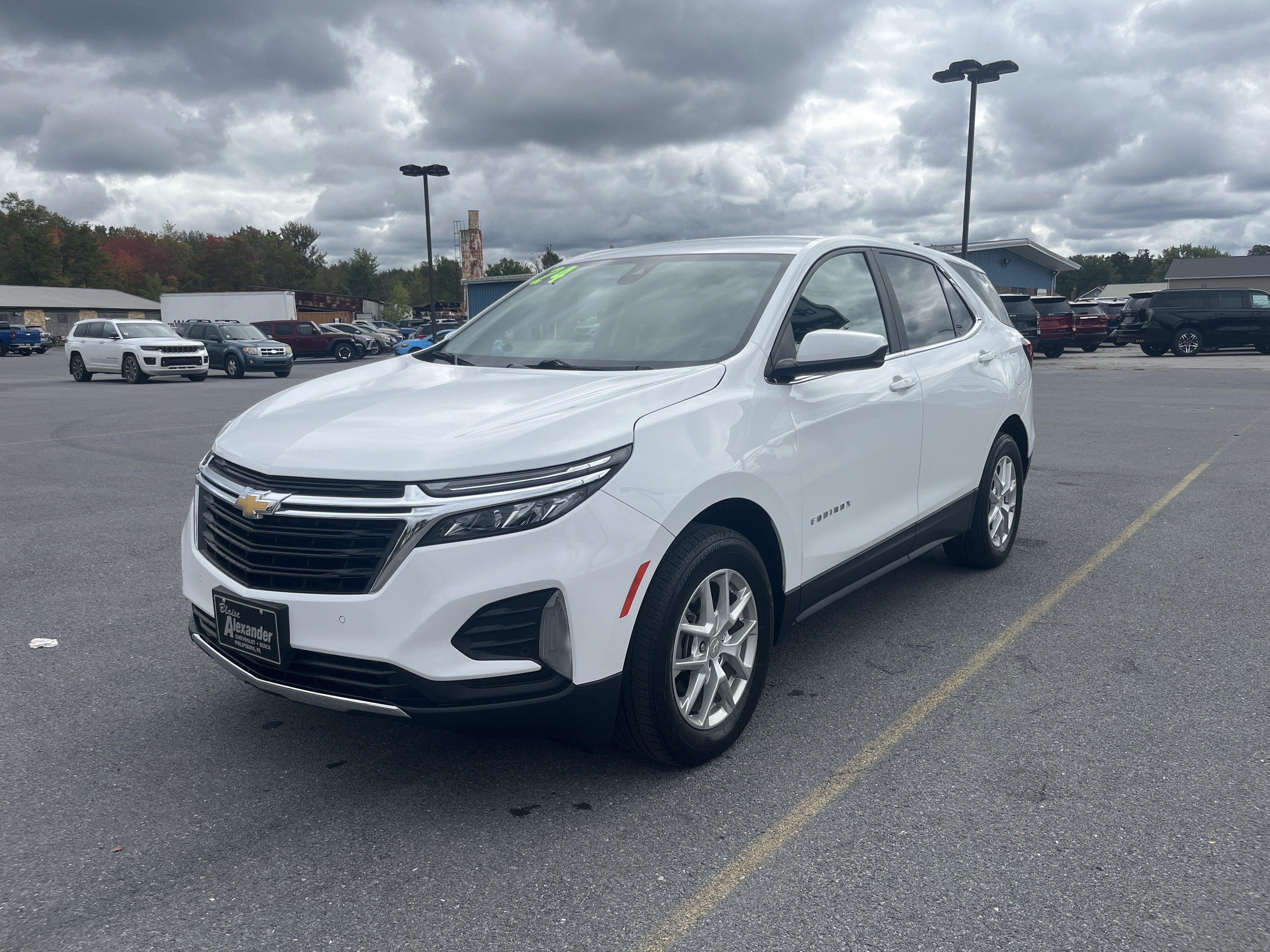 Used 2024 Chevrolet Equinox LT w/ LPO, Floor Liner Package AWD/4WD image 2