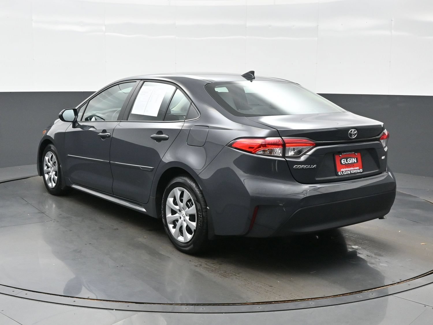 Used 2025 Toyota Corolla LE FWD image 4
