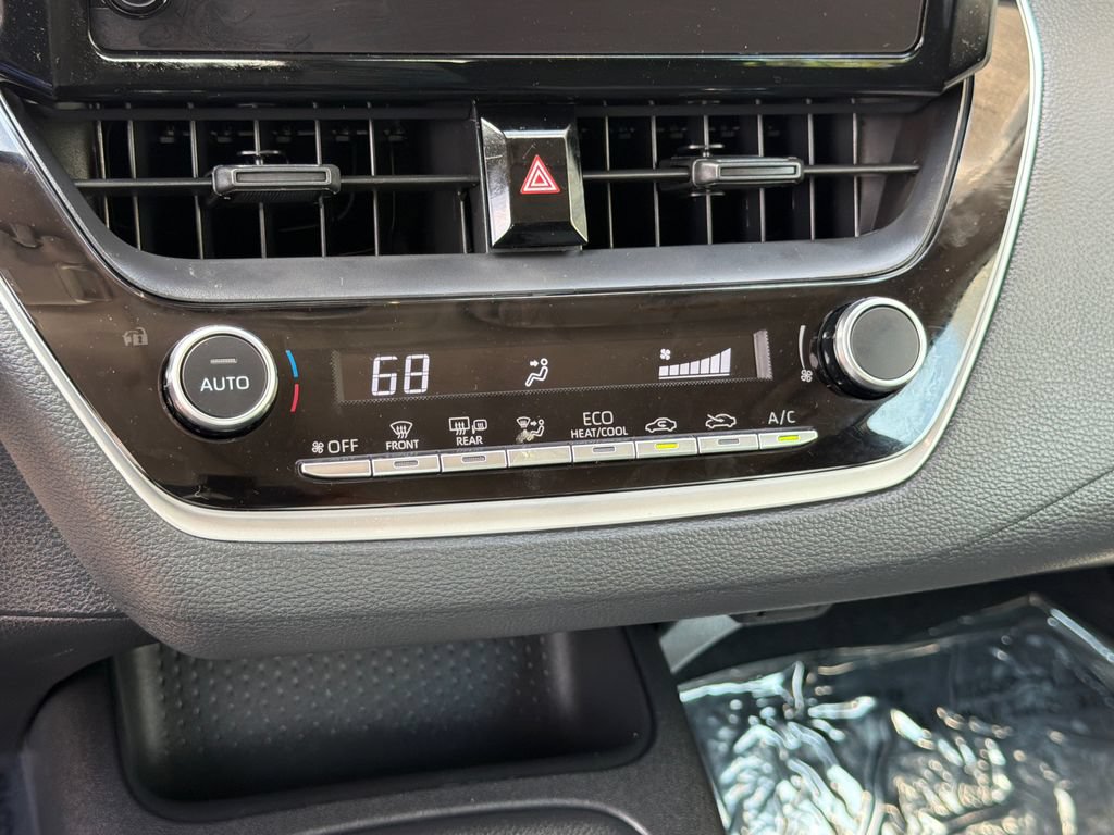 Used 2026 Toyota Corolla LE FWD image 28