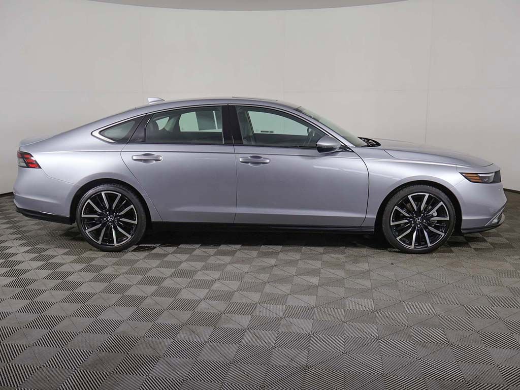 Used 2024 Honda Accord Touring image 13