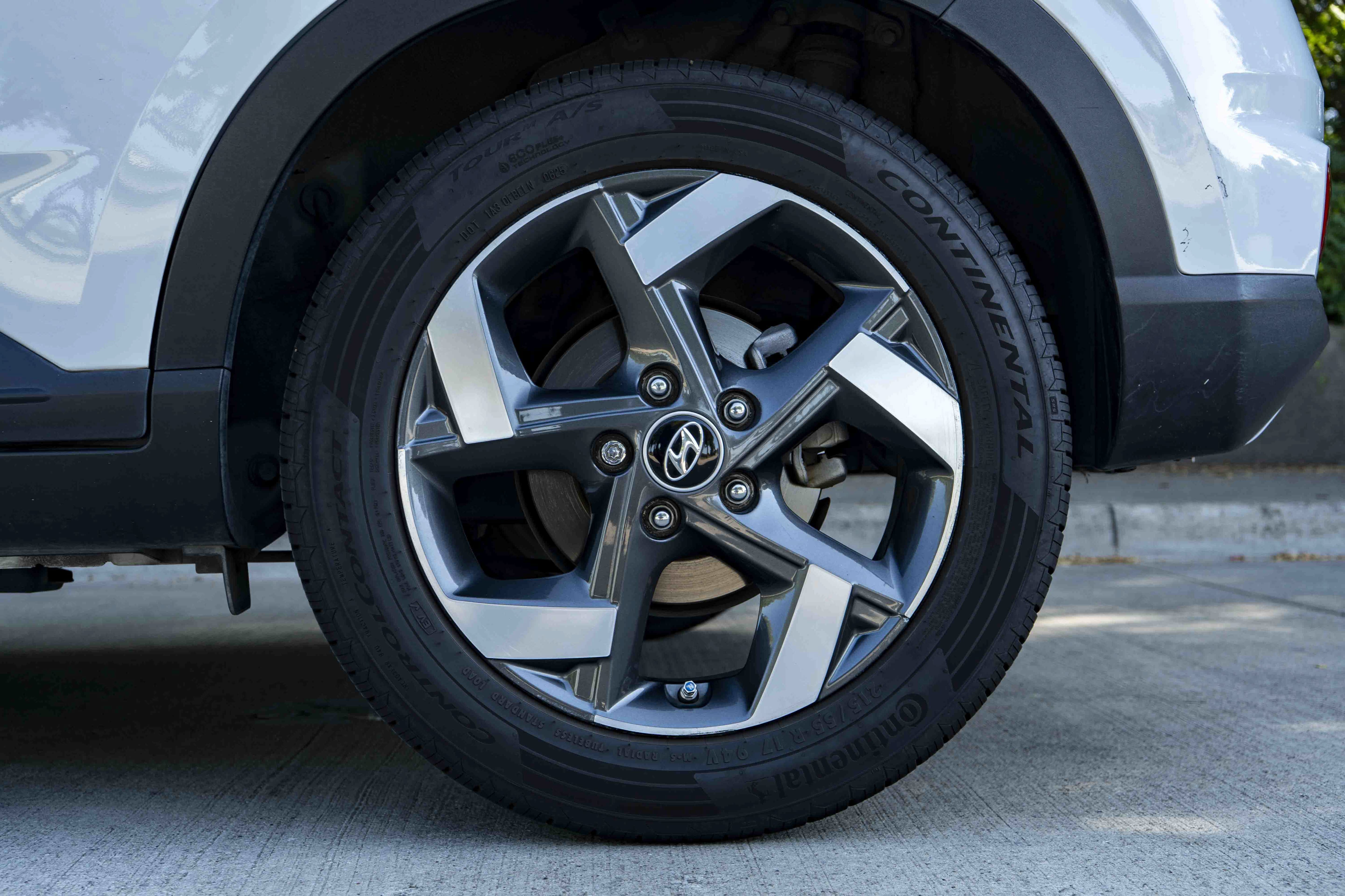 Used 2021 Hyundai Venue SEL FWD image 15