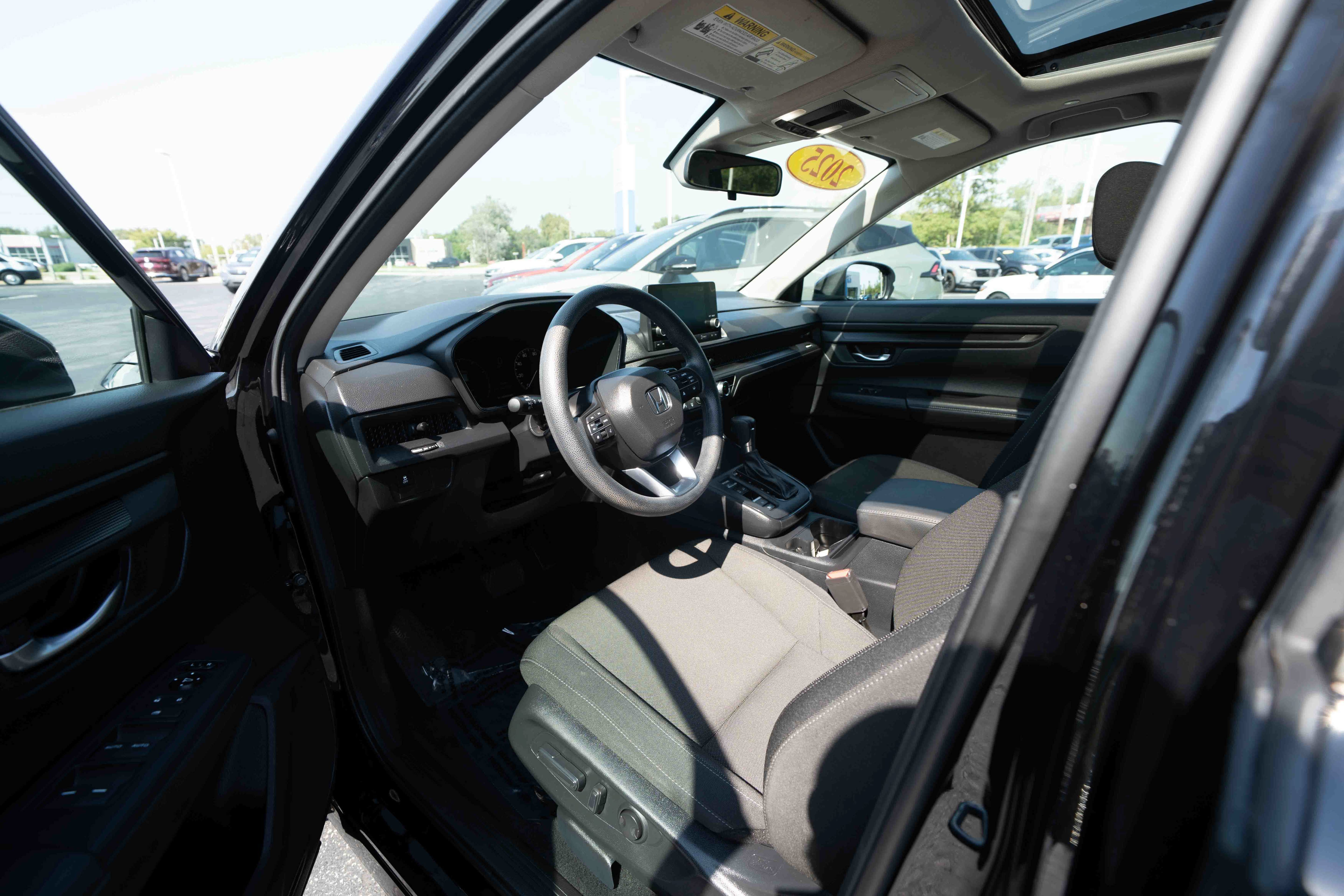 Used 2025 Honda CR-V EX image 8