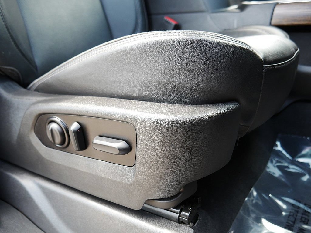Used 2022 Chevrolet Silverado 1500 High Country w/ Technology Package AWD/4WD image 64