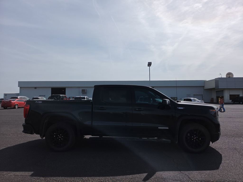 Used 2022 GMC Sierra 1500 Elevation w/ Elevation Premium Package AWD/4WD image 6