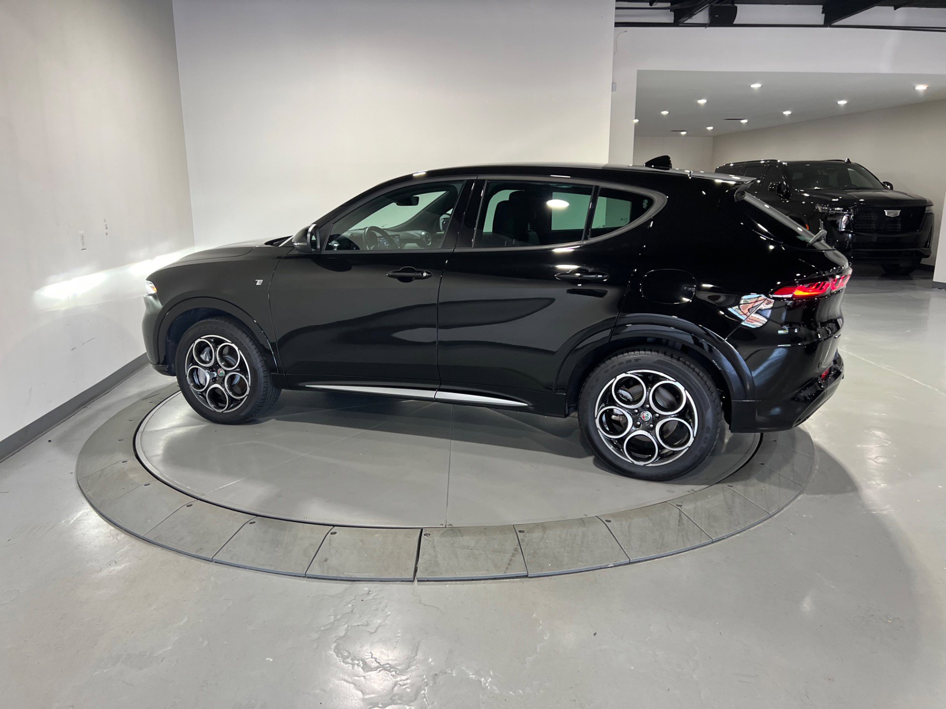 Used 2024 Alfa Romeo Tonale Ti image 11