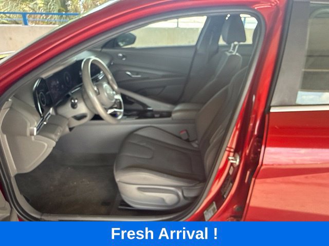 Used 2025 Hyundai Elantra SEL FWD image 2