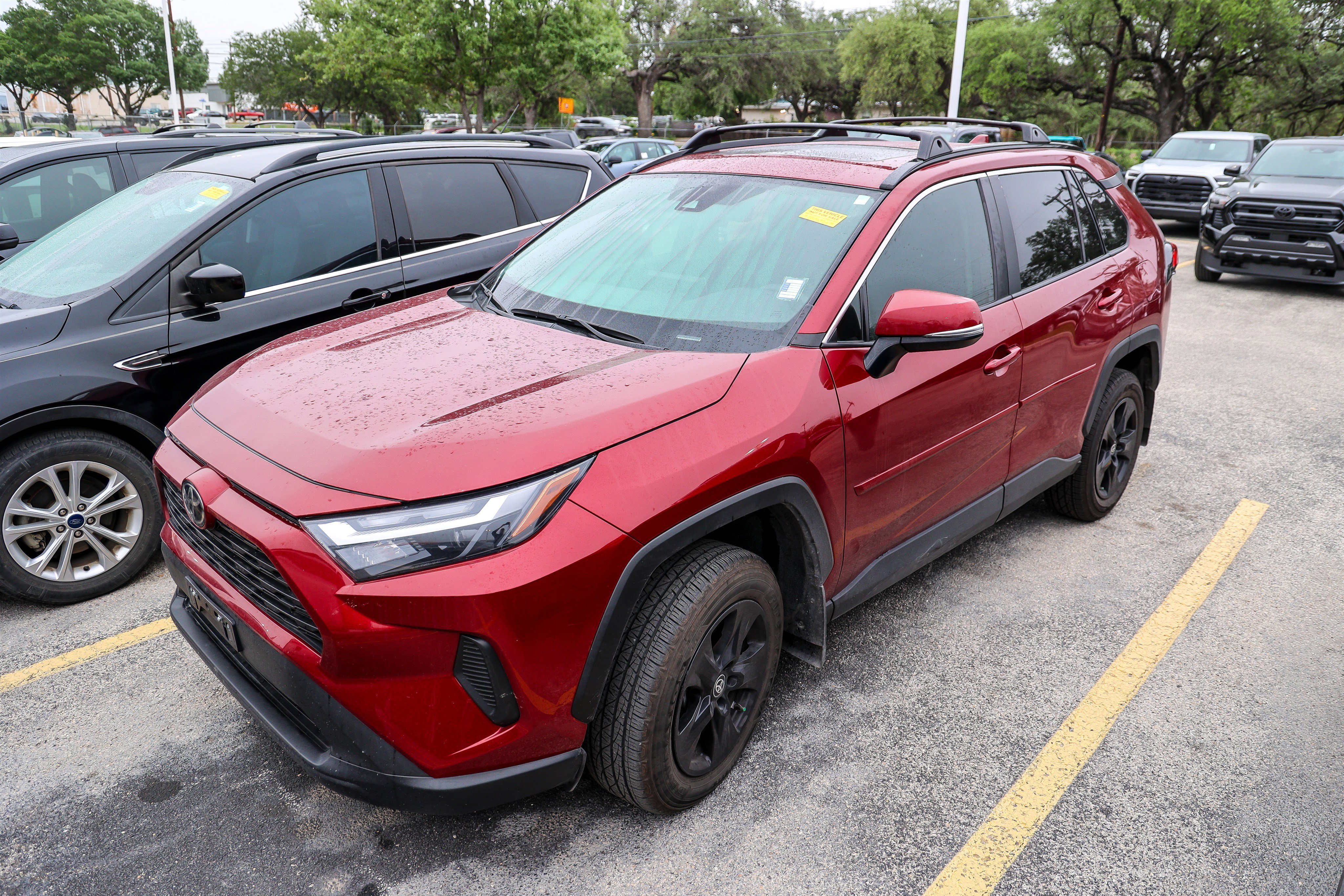 Used 2024 Toyota RAV4 XLE w/ Convenience Package FWD image 3