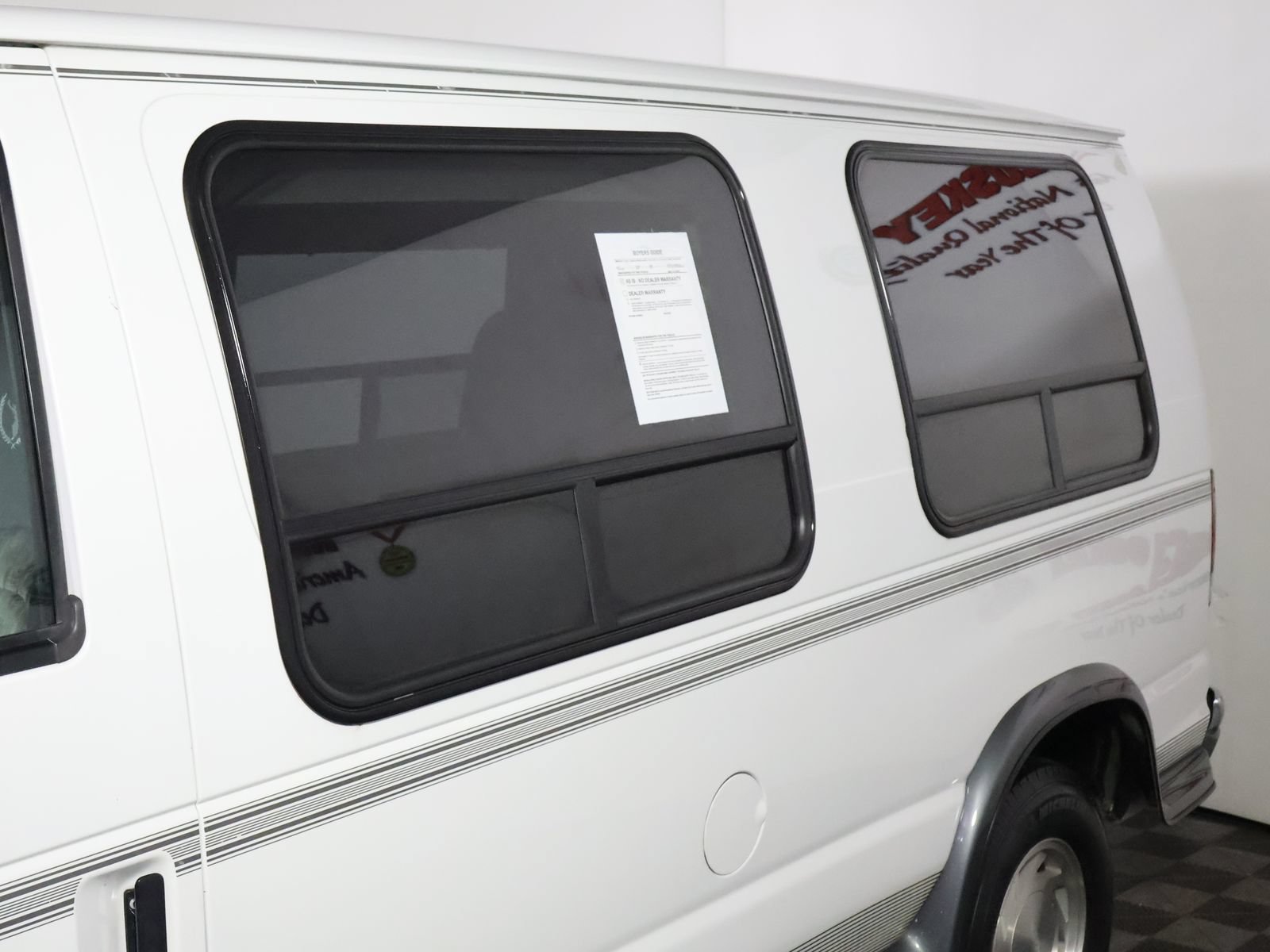Used 2000 Ford E-150 and Econoline 150 RWD image 20