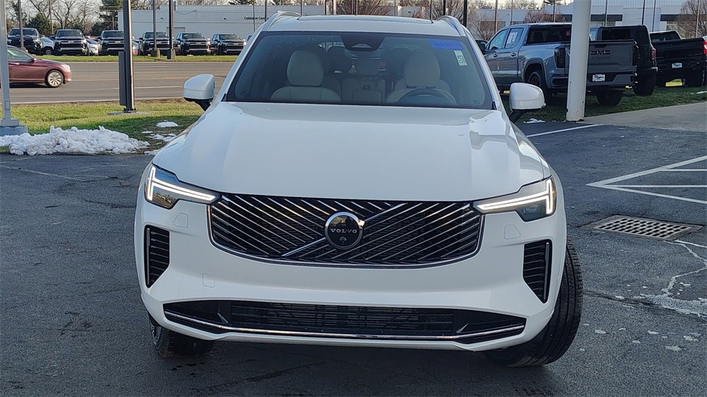 New 2026 Volvo XC40 B5 Plus w/ Climate Package image 36