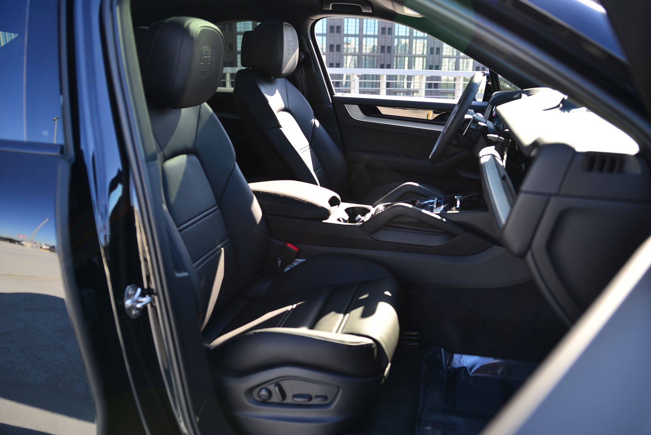 Certified 2026 Porsche Cayenne Coupe image 21