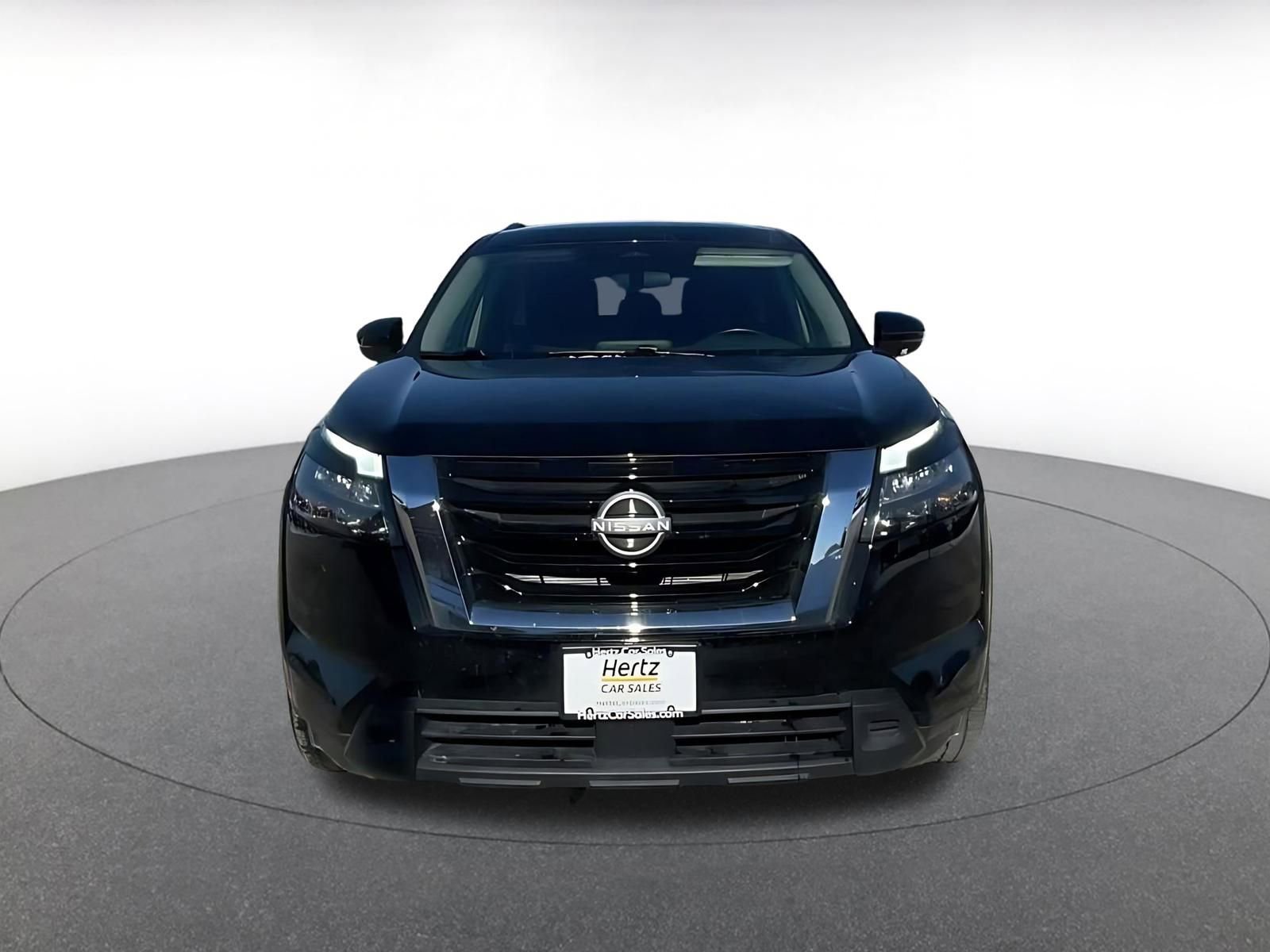 Used 2025 Nissan Pathfinder SV image 4