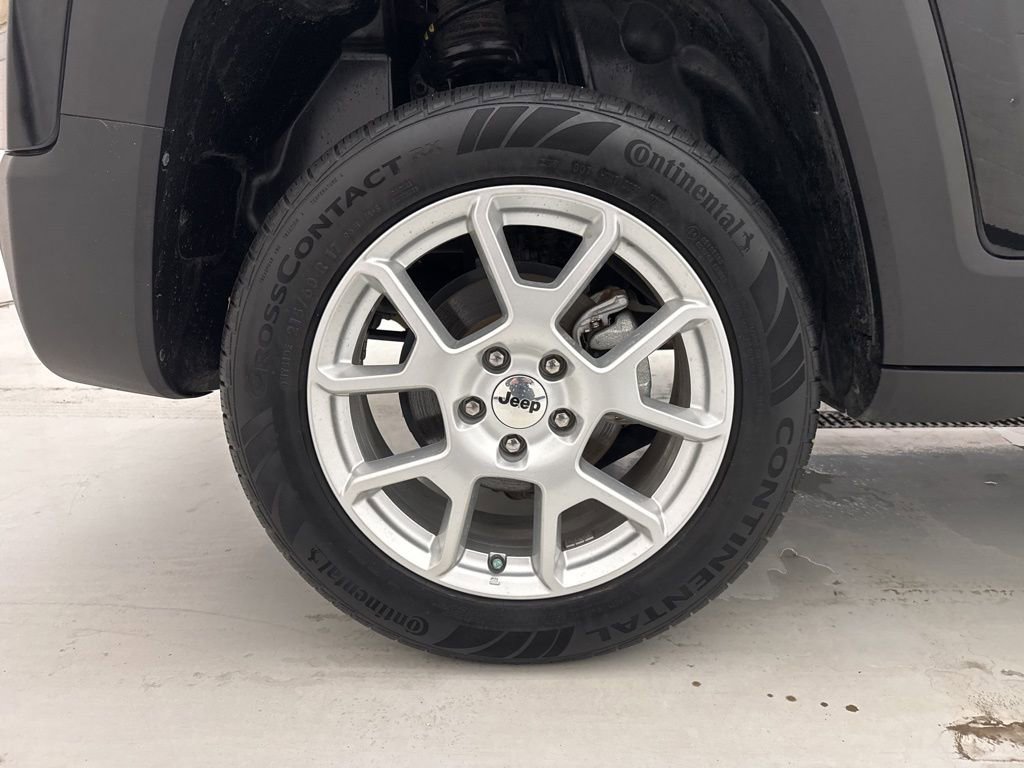 Used 2023 Jeep Renegade Latitude image 14