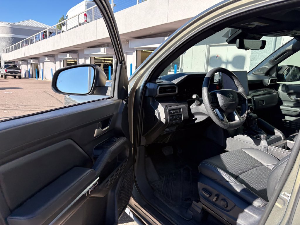Used 2024 Toyota Tacoma TRD Off-Road w/ TRD Off Road Premium Package AWD/4WD image 15