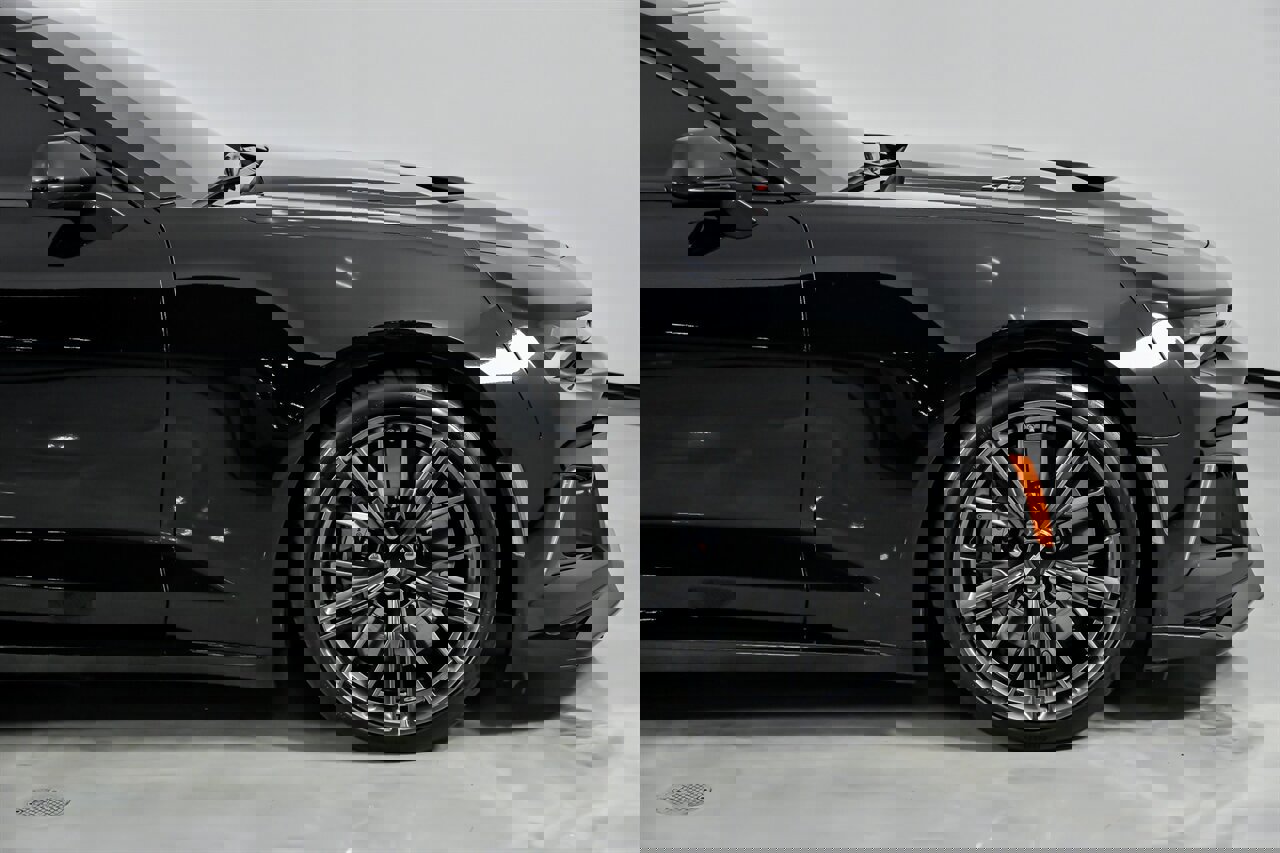 Used 2019 Chevrolet Camaro ZL1 image 15