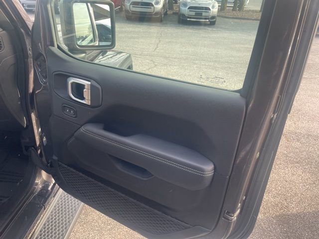 Used 2020 Jeep Wrangler Unlimited Sahara image 27