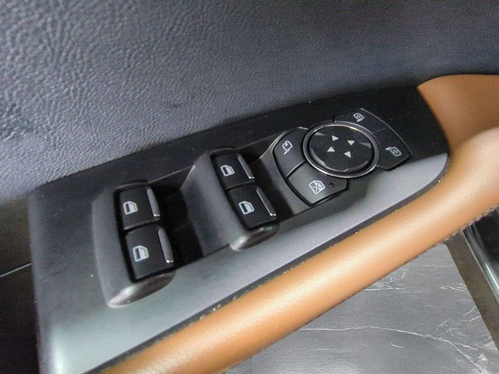 Certified 2022 Lincoln Nautilus Reserve w/ Equipment Group 201A image 16