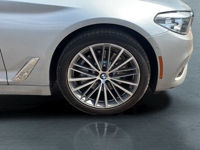 Used 2018 BMW 540i RWD image 9