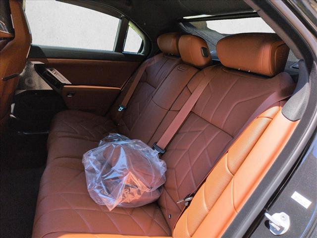 New 2026 BMW 760i xDrive w/ Luxury Rear Seating Package AWD/4WD image 15