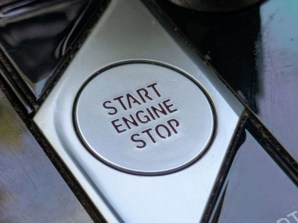 Used 2021 BMW X5 xDrive40i w/ M Sport Package image 29