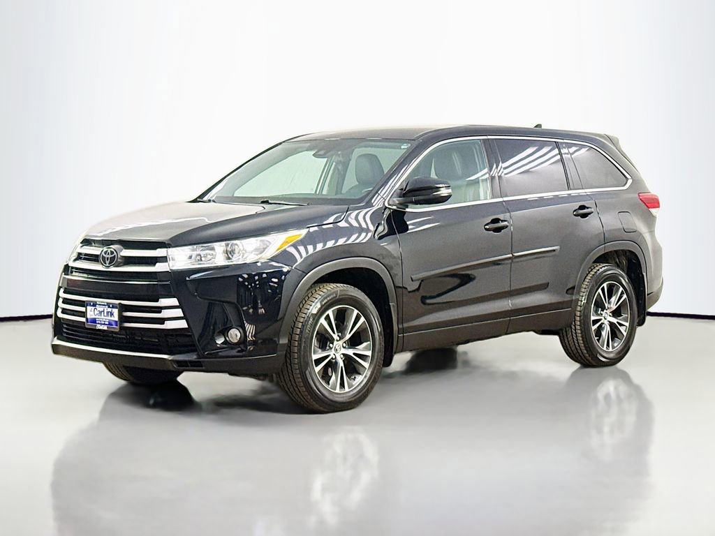 Used 2019 Toyota Highlander Plus AWD/4WD image 3
