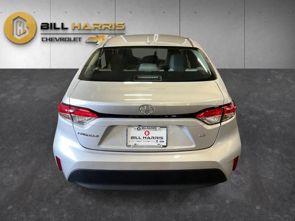 Used 2025 Toyota Corolla LE FWD image 11