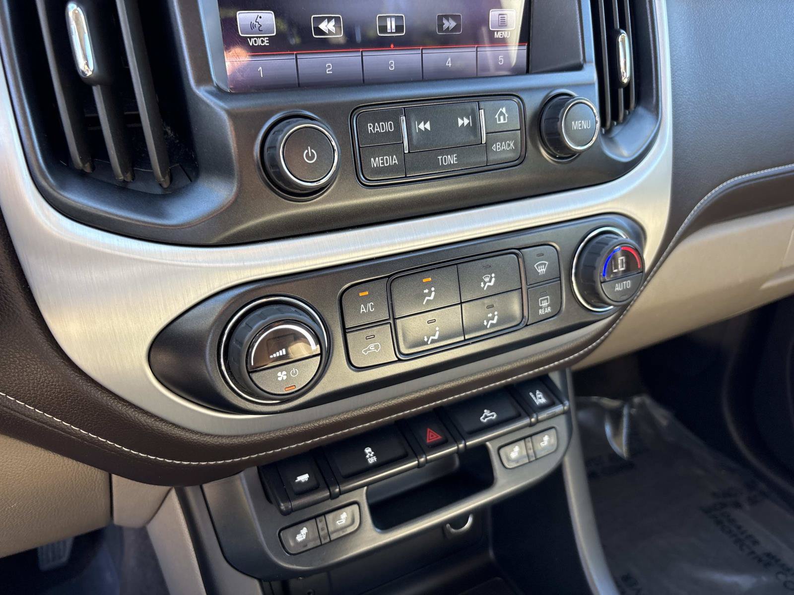 Used 2015 GMC Canyon SLT w/ Driver Alert Package AWD/4WD image 23