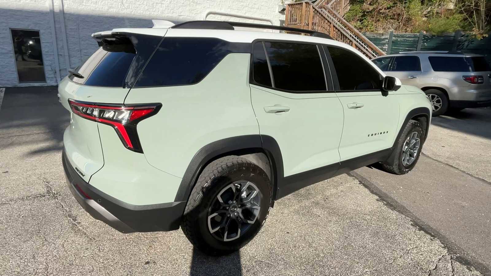 Certified 2025 Chevrolet Equinox ACTIV w/ Safety and Technology Package image 8