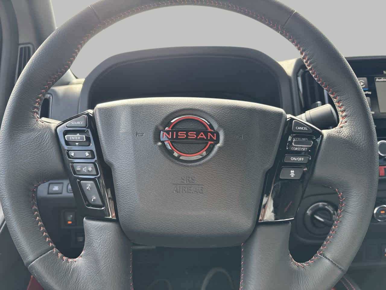 Used 2025 Nissan Frontier PRO-4X image 26