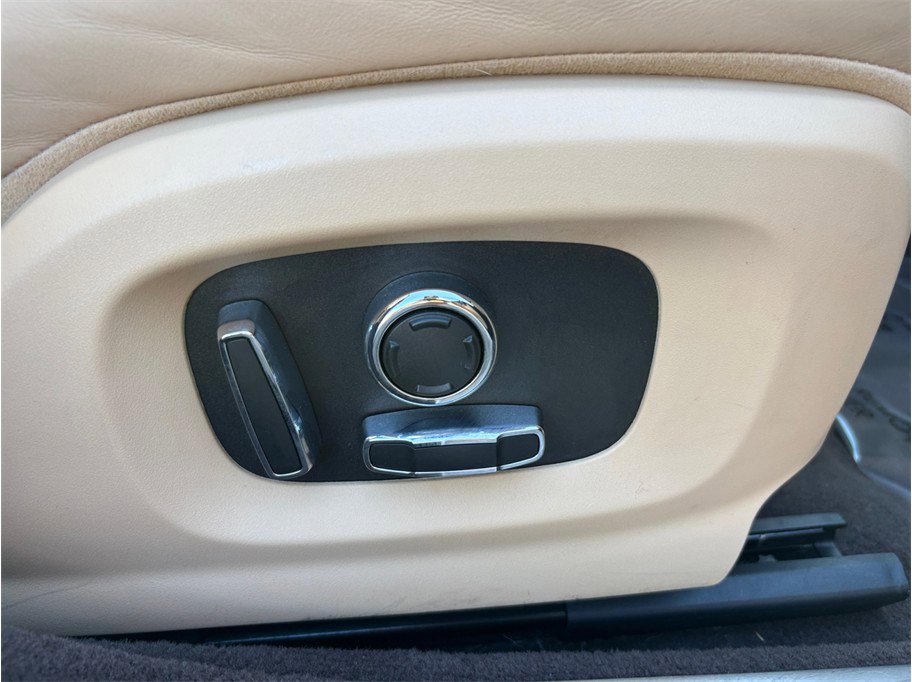 Used 2017 Jaguar XJ R-Sport image 46