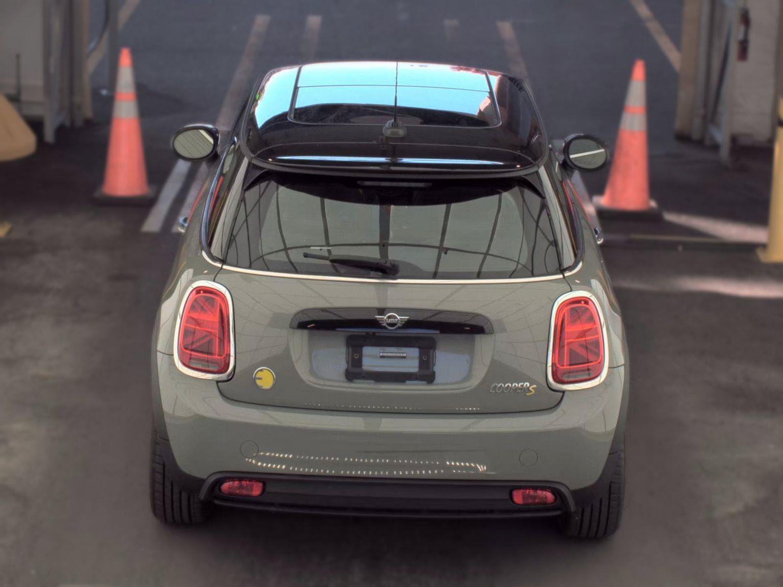 Used 2022 MINI Cooper SE FWD image 6