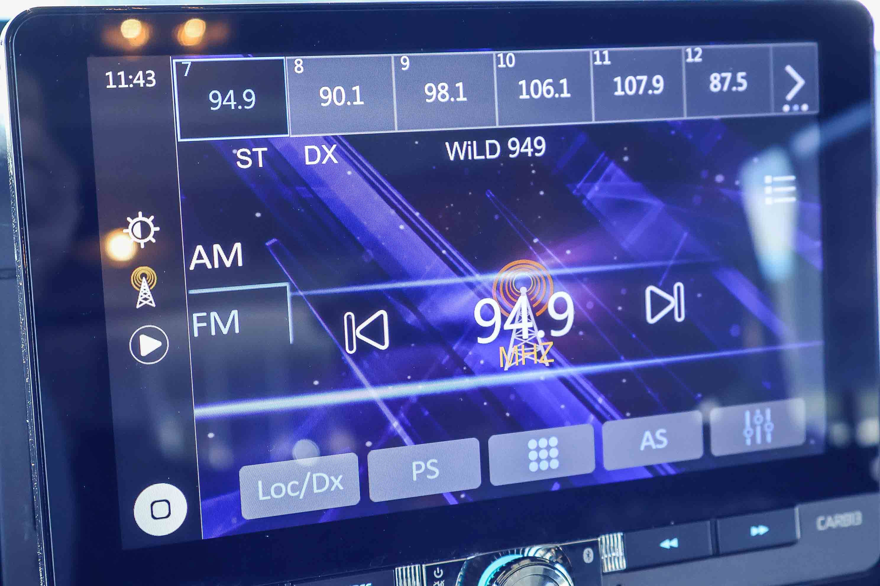 Used 2016 Jeep Wrangler Unlimited Sahara w/ Connectivity Group image 4