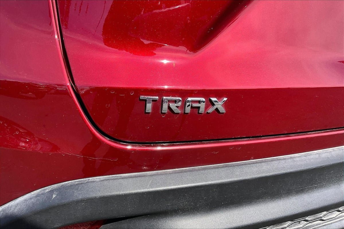 Used 2025 Chevrolet Trax LS FWD image 8