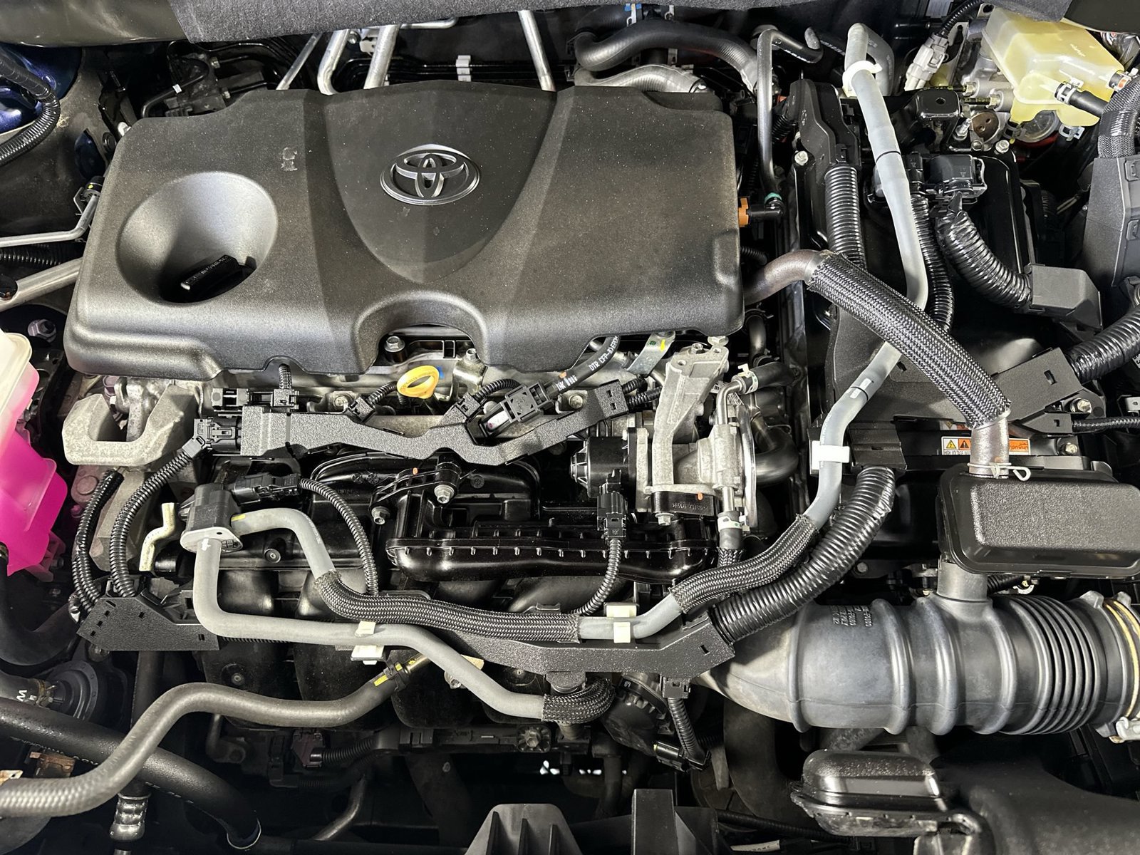 Used 2021 Toyota Highlander XLE FWD image 28