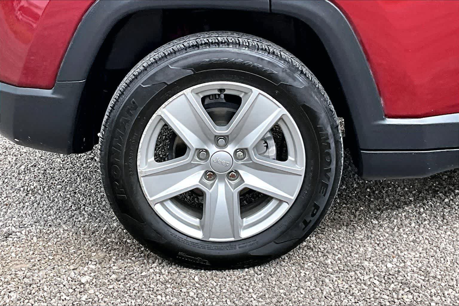 Used 2022 Jeep Compass Latitude AWD/4WD image 35
