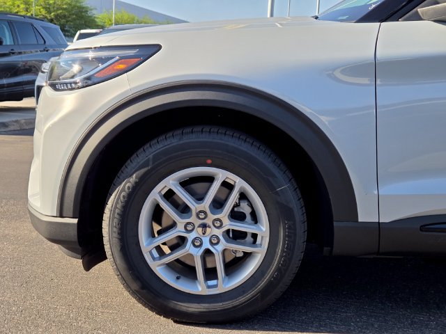 New 2026 Ford Explorer Active w/ Active Comfort Package RWD image 5
