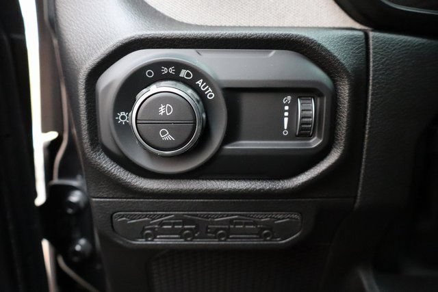 New 2025 Jeep Gladiator Sport AWD/4WD image 13