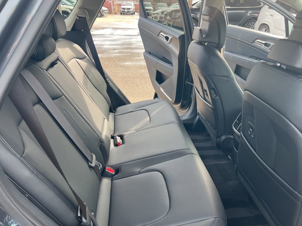 Certified 2025 Kia Sportage EX image 13