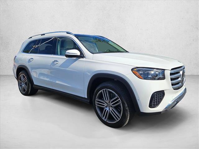 Used 2025 Mercedes-Benz GLS 450 4MATIC image 3